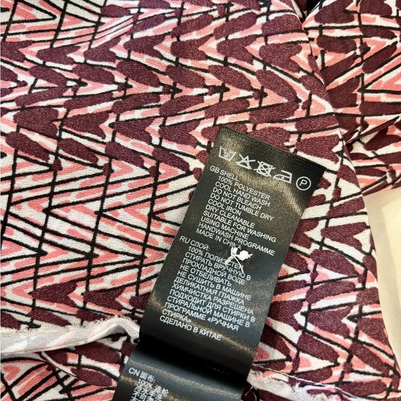 Reiss Peyton Weave Print Blouse Long Sleeve Berry Size 4
EUC - Picture 9 of 9